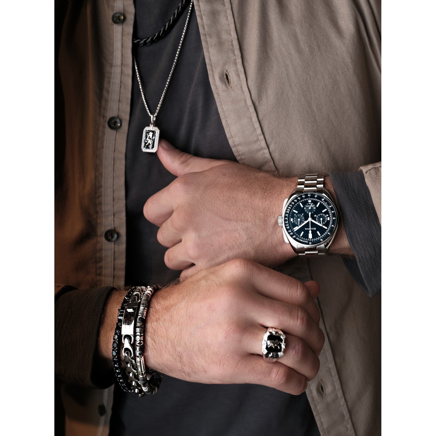 Model wearing the Bulova Crest of Bohemia Ring BVR1007-WSQ7, demonstrating its bold and sophisticated presence on the finger.​