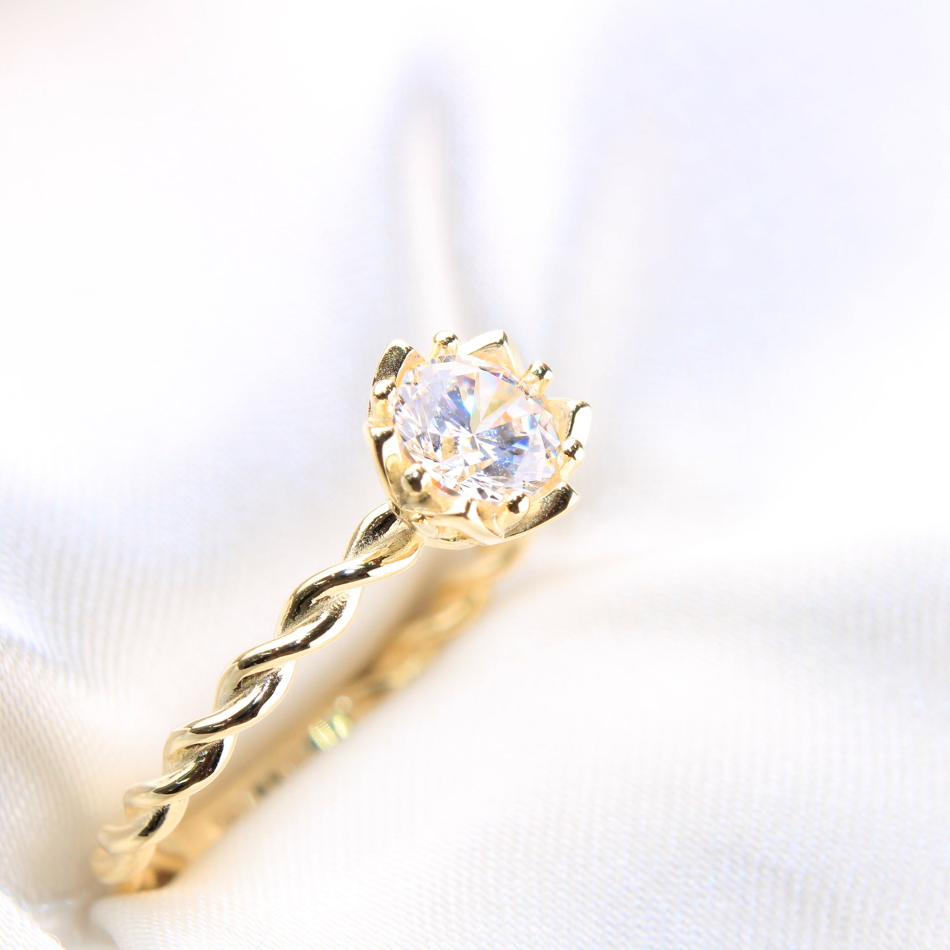14k-flower-shape