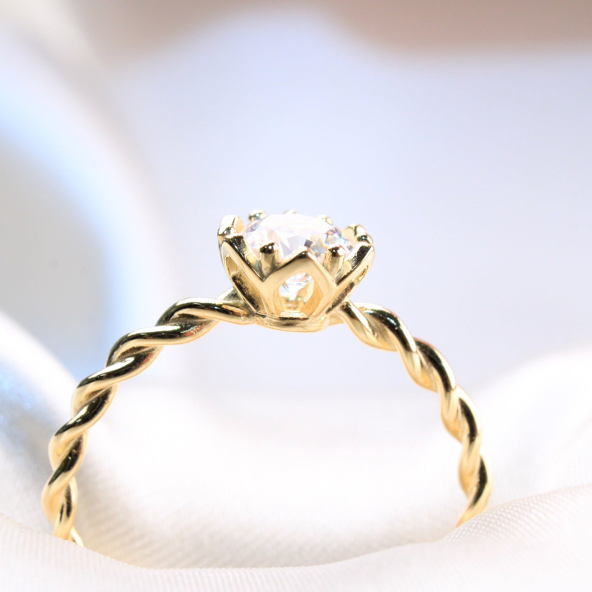 14k-flower-shape