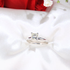 14K White Gold Diamond Engagement Ring