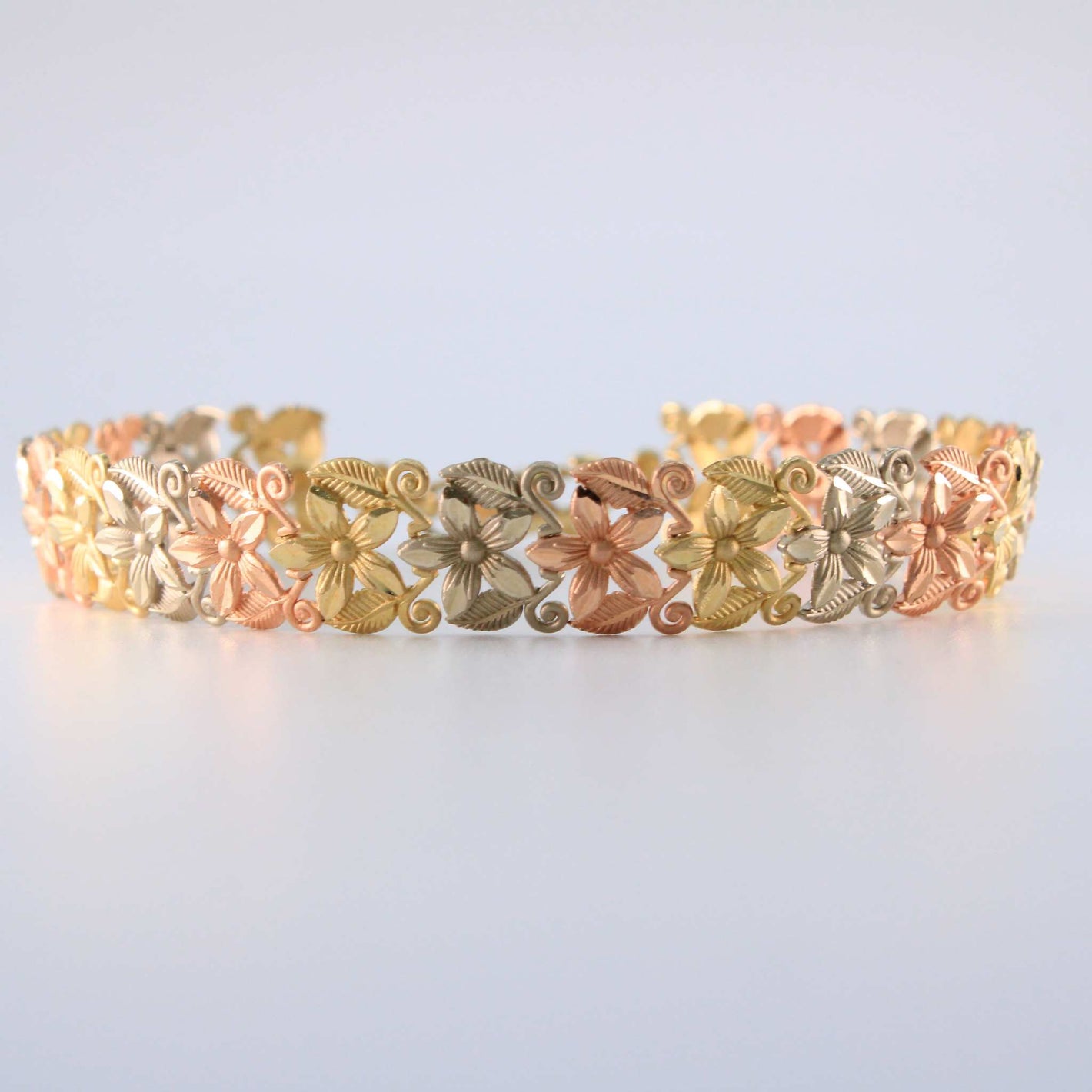 14K Tricolor Gold Flower Bracelet 10.5mm 7.5in