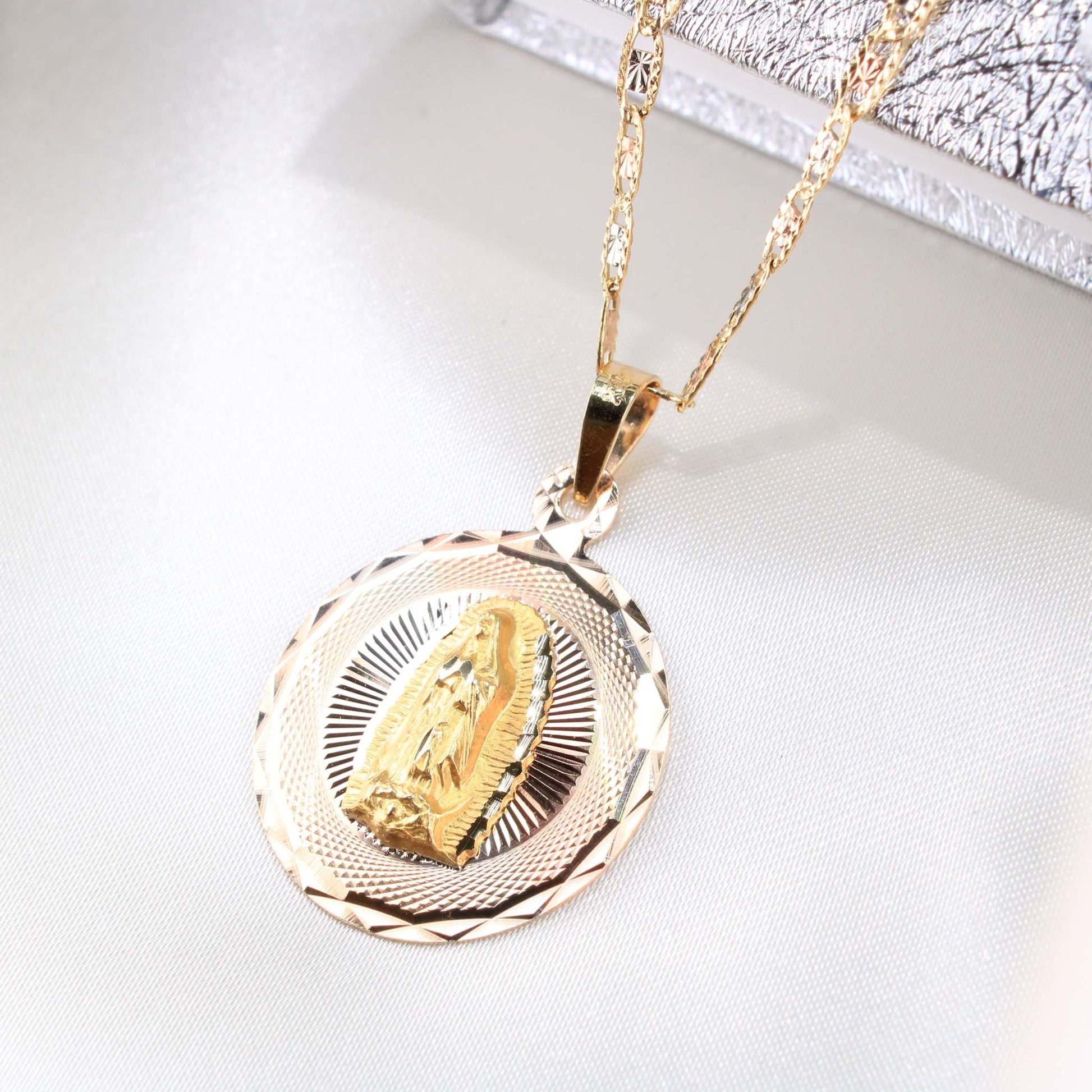 14K Tricolor Gold Virgin Mary Charm14K Tricolor Gold Virgin Mary Charm, Single Sided, Solid.
Chain Sold Separately 14K Tricolor Gold Virgin Mary Charm
 
Material Type–14k Gold 14K Tricolor Gold VirginAll CharmsAlexanderAlexander Gold & Diamonds14K Tricolor Gold Virgin Mary Charm