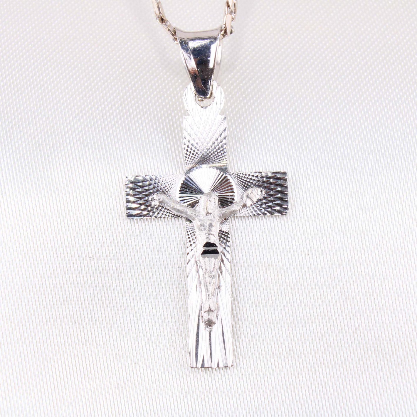 14K White Gold Crucifix Charm14K White Gold Crucifix Charm
Chain Sold Separately 14K White Gold Crucifix Charm
 
14K White Gold Crucifix Charm
Material Type–14k Gold 14K White Gold Crucifix CharAll CharmsAlexanderAlexander Gold & Diamonds14K White Gold Crucifix Charm