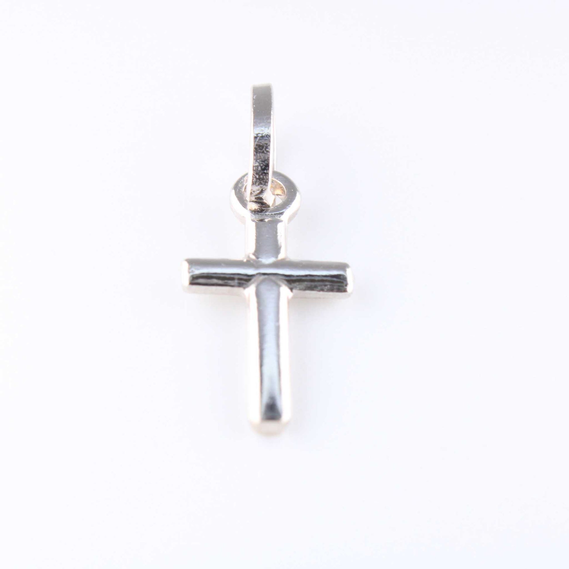 Crucifix Pendants14K White Gold Cross Charm (including 14k white silver cross charm approximate dimensionsheight Crucifix Pendants
 
Material Type–14k Gold (including 14k white silveAll CharmsAlexanderAlexander Gold & DiamondsCrucifix Pendants