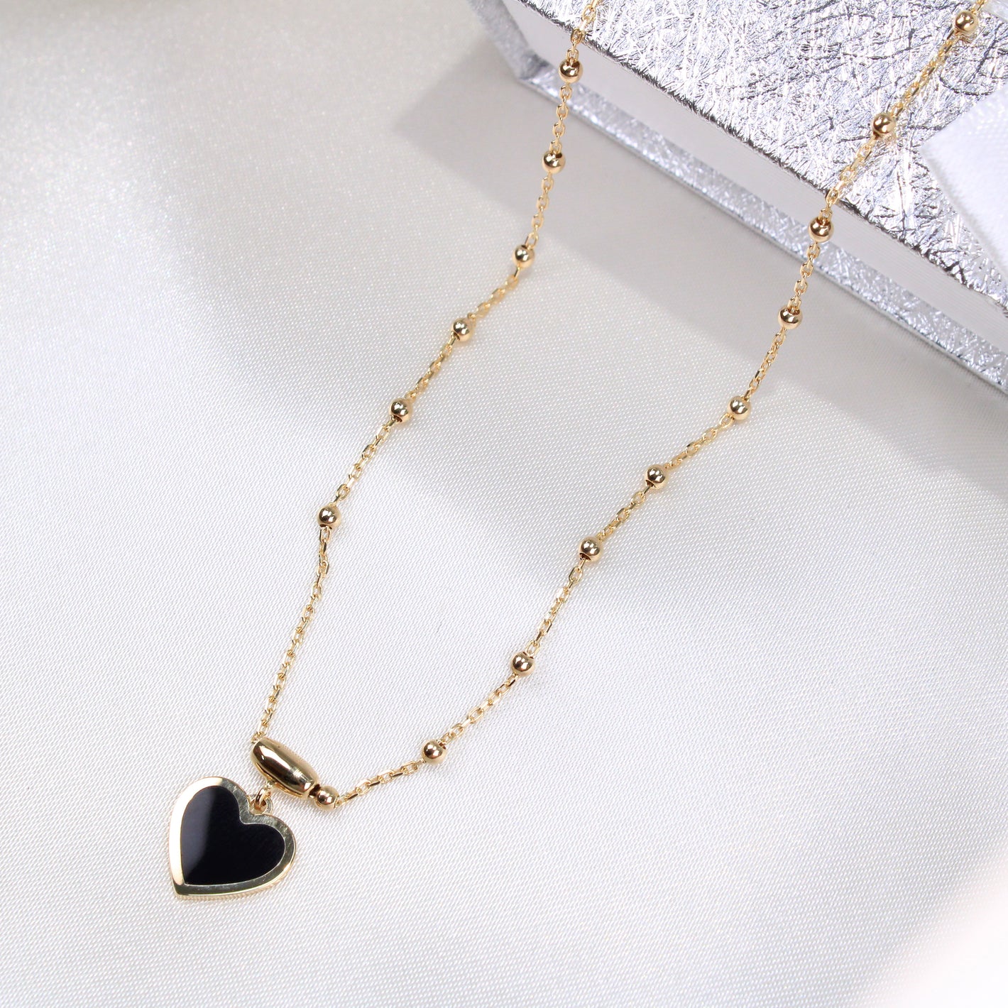 14K Yellow Gold Onyx Black Heart Necklace 18in