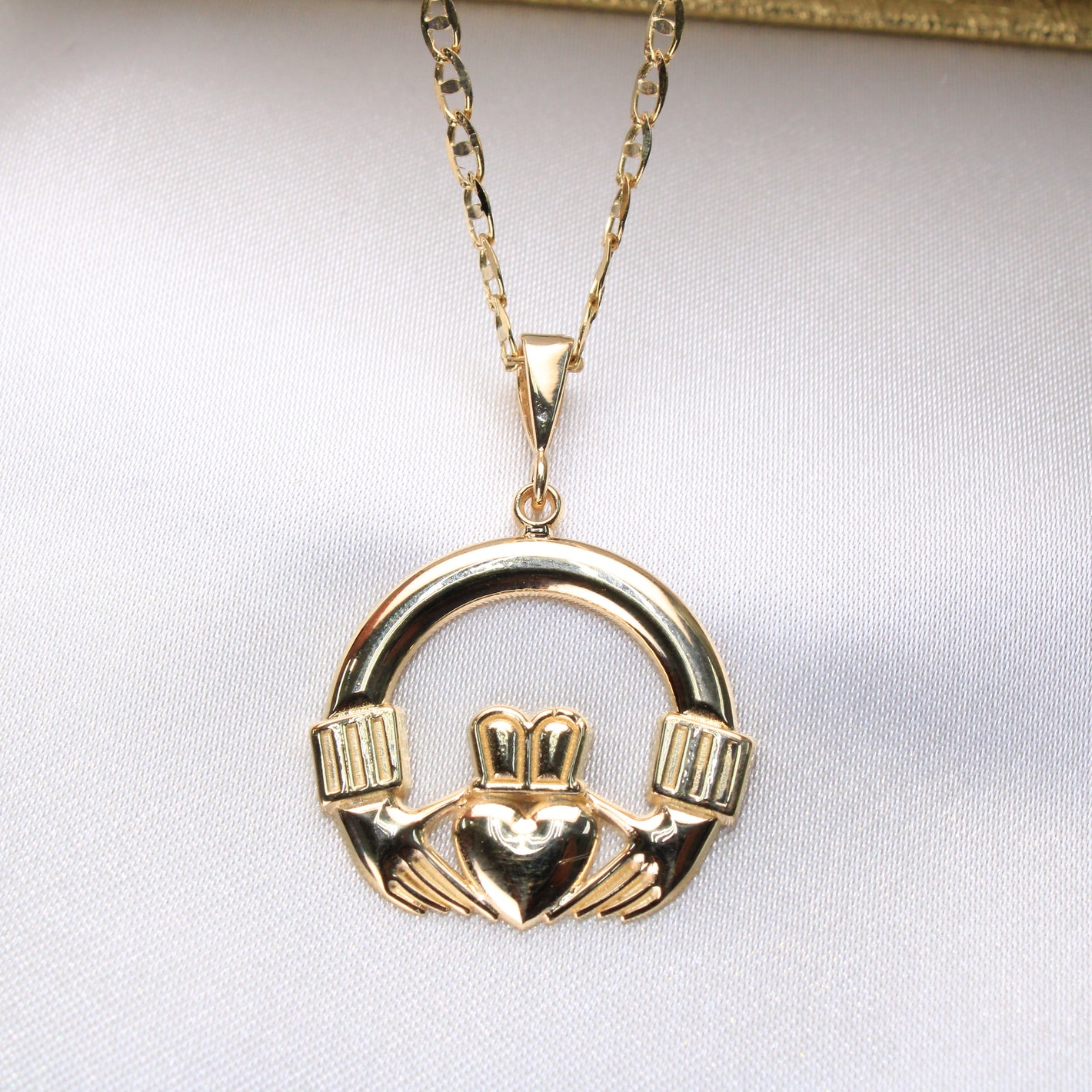 14K Yellow Gold Claddagh Charm
