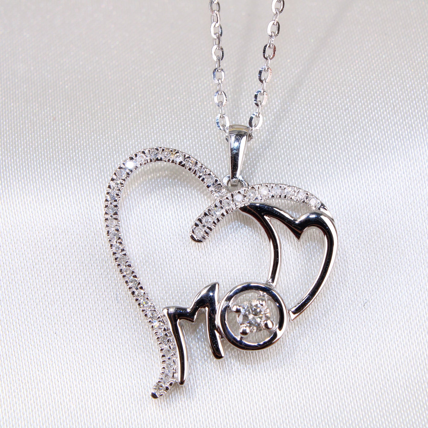 10K White Gold Diamond Heart Mom Charm