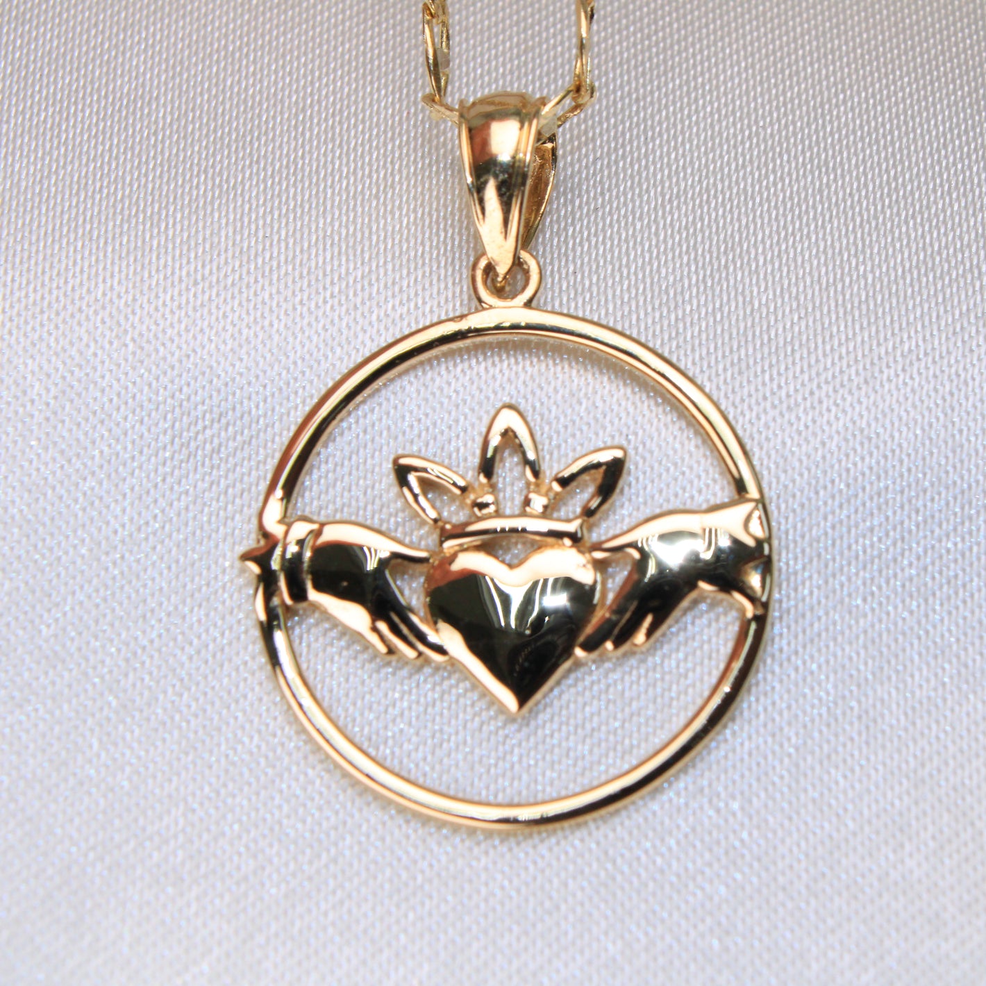 14K Yellow Gold Claddagh Charm