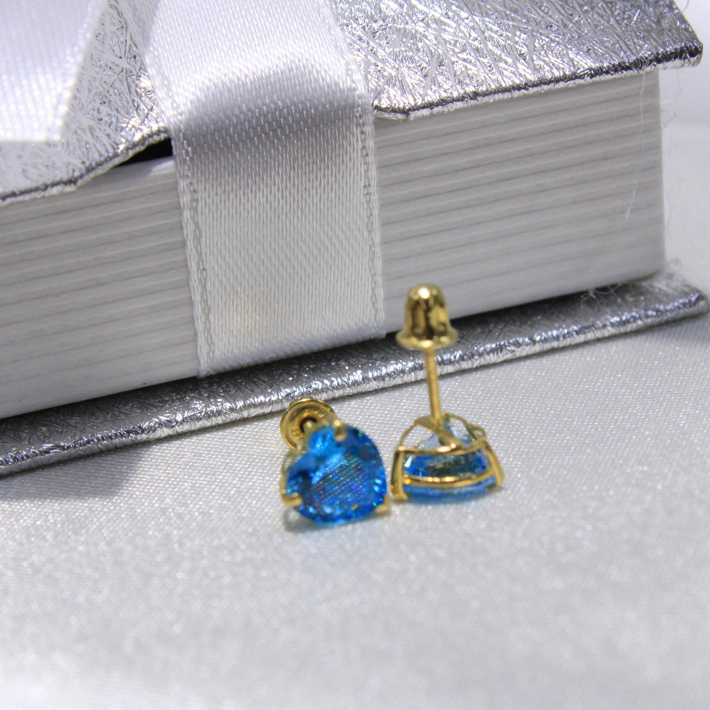 14K Yellow Gold Blue CZ Heart Earrings