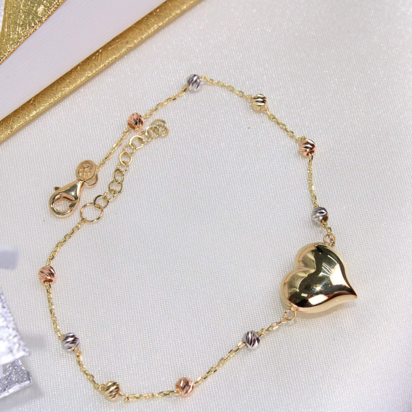 14K Tricolor Heart Bracelet 12mm 8.5in