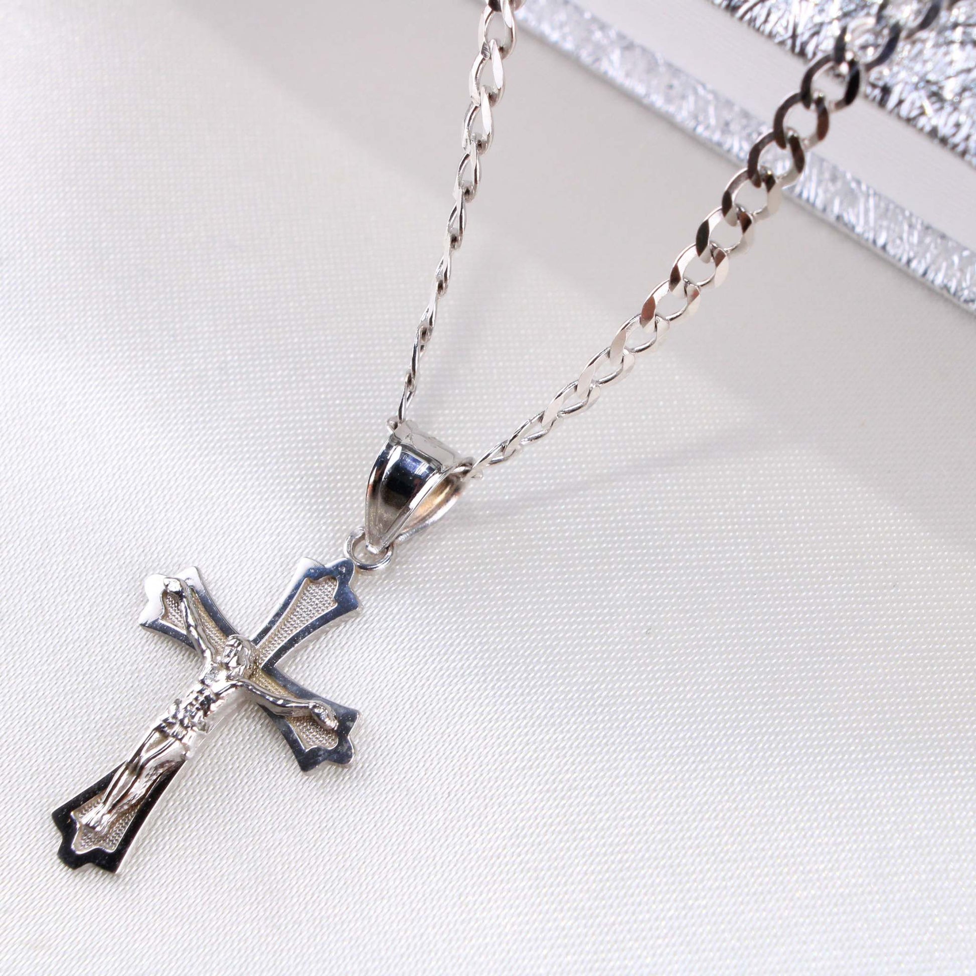 14K White Gold Crucifix Charm14K White Gold Crucifix Charm
Chain Sold Separately 14K White Gold Crucifix Charm
 
Material Type–14k Gold 14K White Gold Crucifix Charm
 
Approximate Dimensions 14KAll CharmsAlexanderAlexander Gold & Diamonds14K White Gold Crucifix Charm